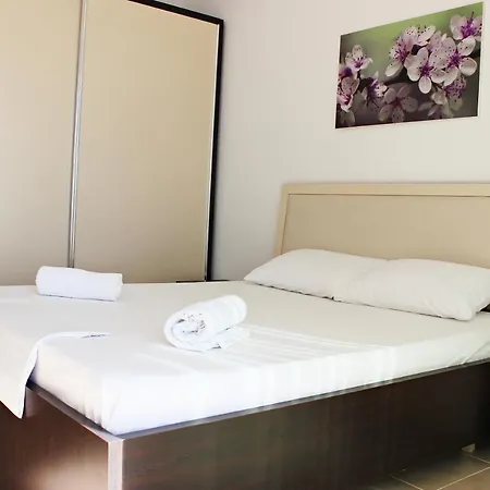 Sunny Apartment Sarande