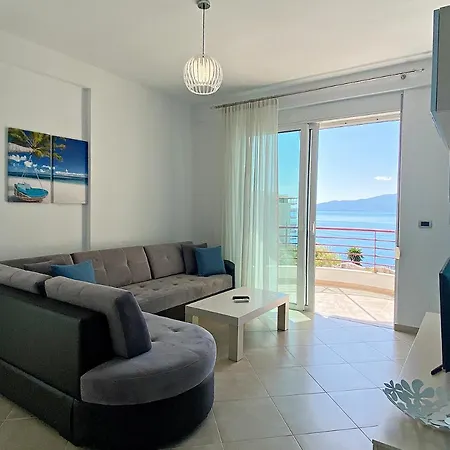 Sunny Apartment *