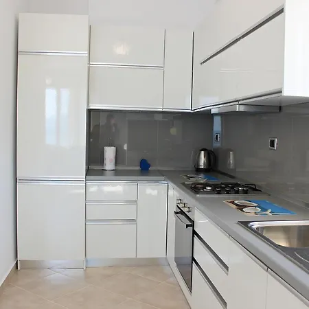 Sunny Apartment Sarande