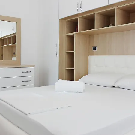 Sunny Apartment *
