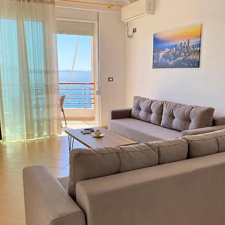 Sunny Apartment *