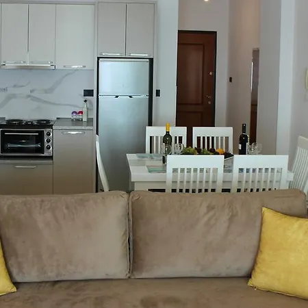 Sunny Apartment Sarande