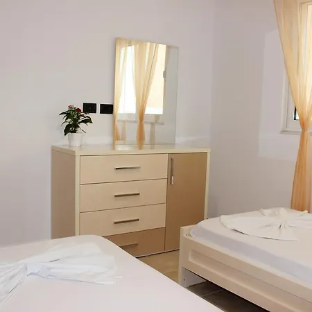 Sunny Apartment *